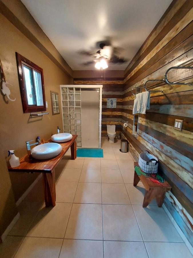 Casa Oceana Bed & Breakfast Bocas del Toro Buitenkant foto